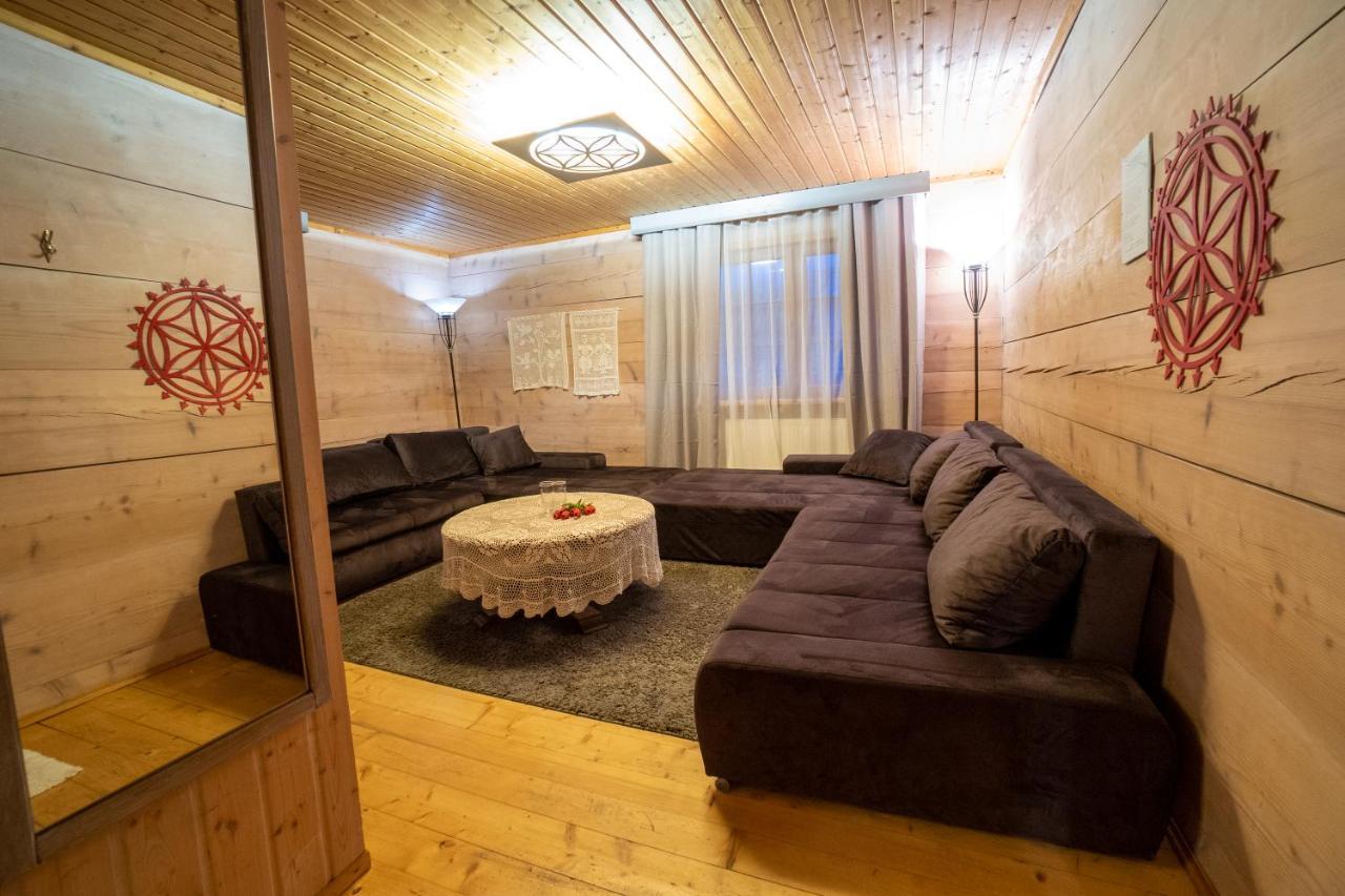 Bed and Breakfast Gosciniec Debowa Gazdowka Устрики-Долішні Екстер'єр фото