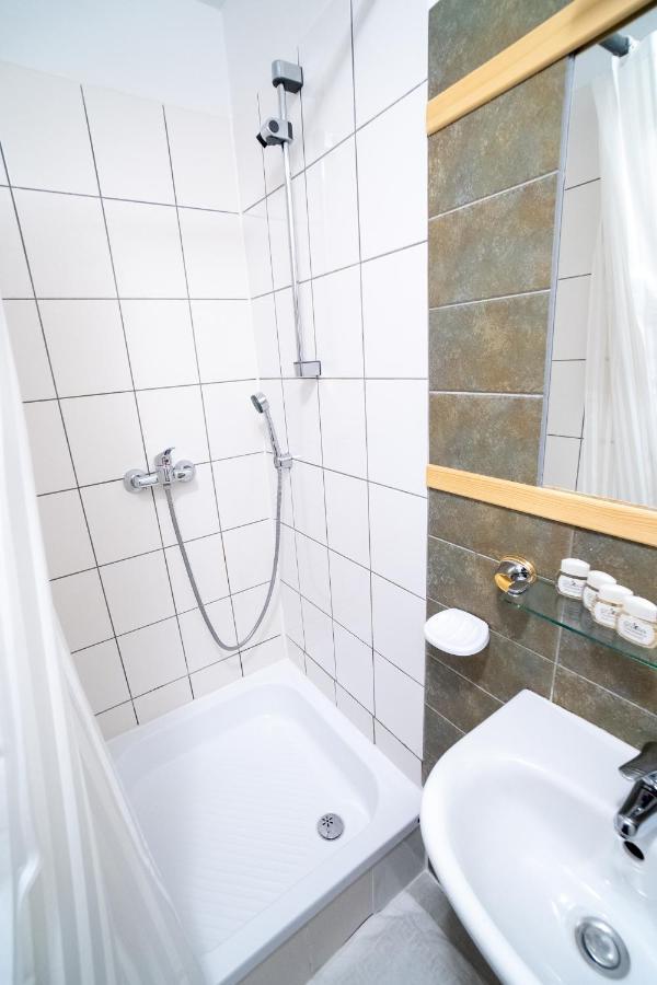 Bed and Breakfast Gosciniec Debowa Gazdowka Устрики-Долішні Екстер'єр фото