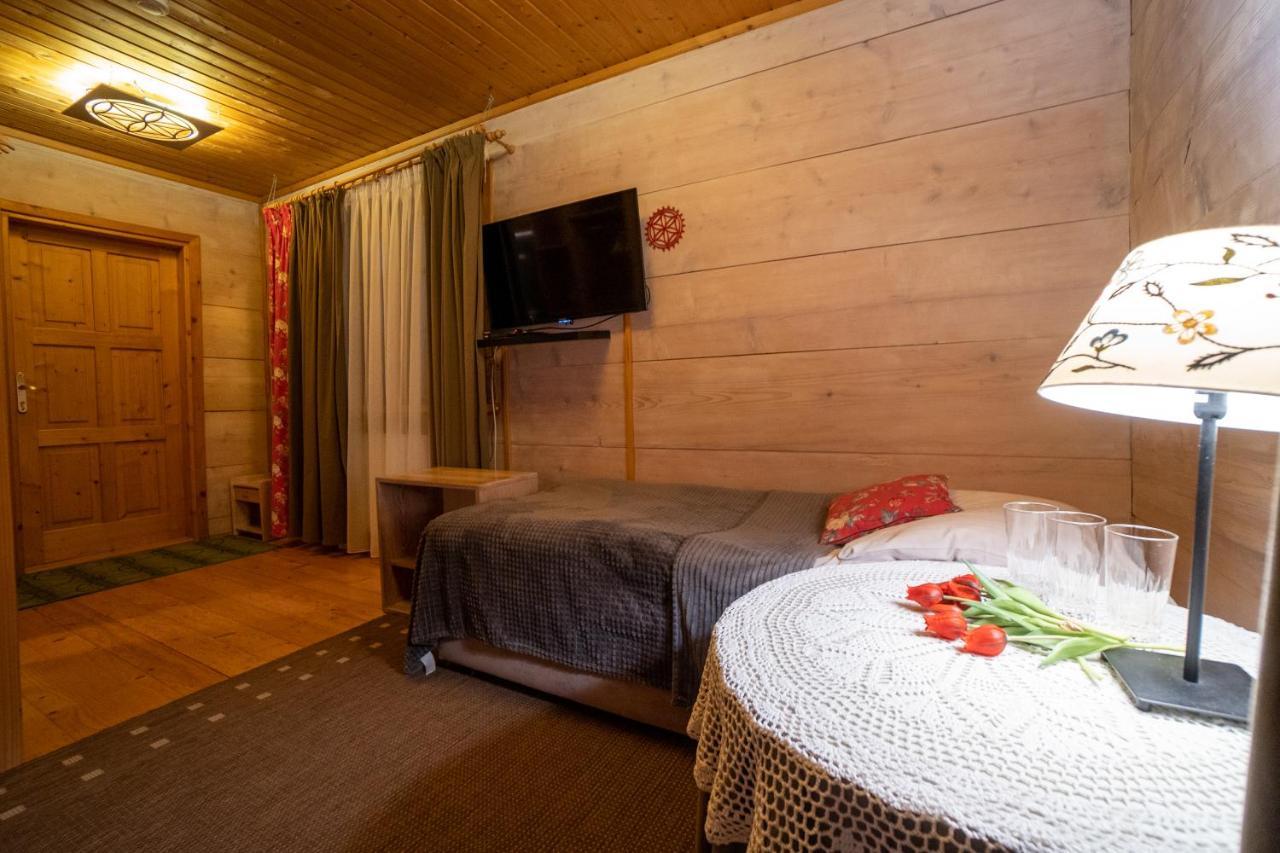 Bed and Breakfast Gosciniec Debowa Gazdowka Устрики-Долішні Екстер'єр фото