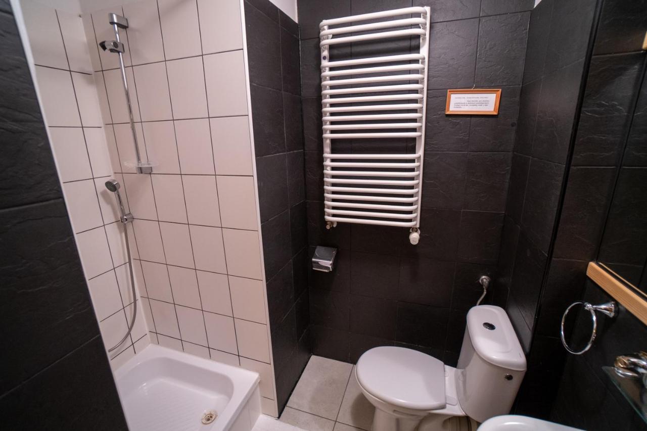 Bed and Breakfast Gosciniec Debowa Gazdowka Устрики-Долішні Екстер'єр фото
