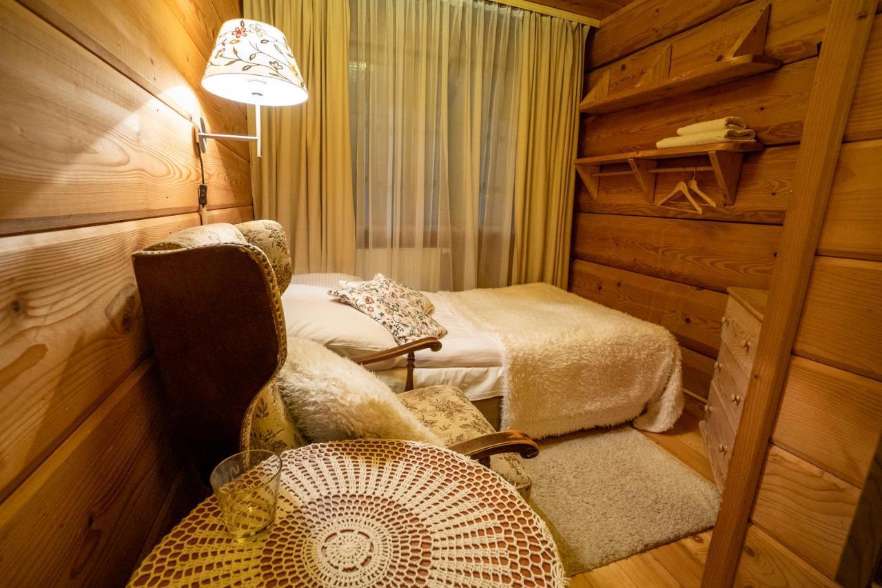 Bed and Breakfast Gosciniec Debowa Gazdowka Устрики-Долішні Екстер'єр фото