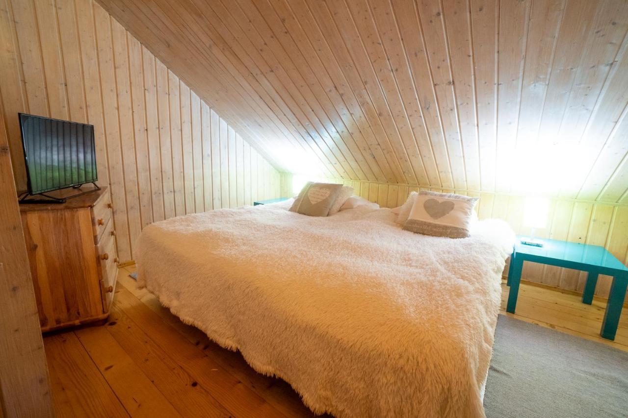 Bed and Breakfast Gosciniec Debowa Gazdowka Устрики-Долішні Екстер'єр фото
