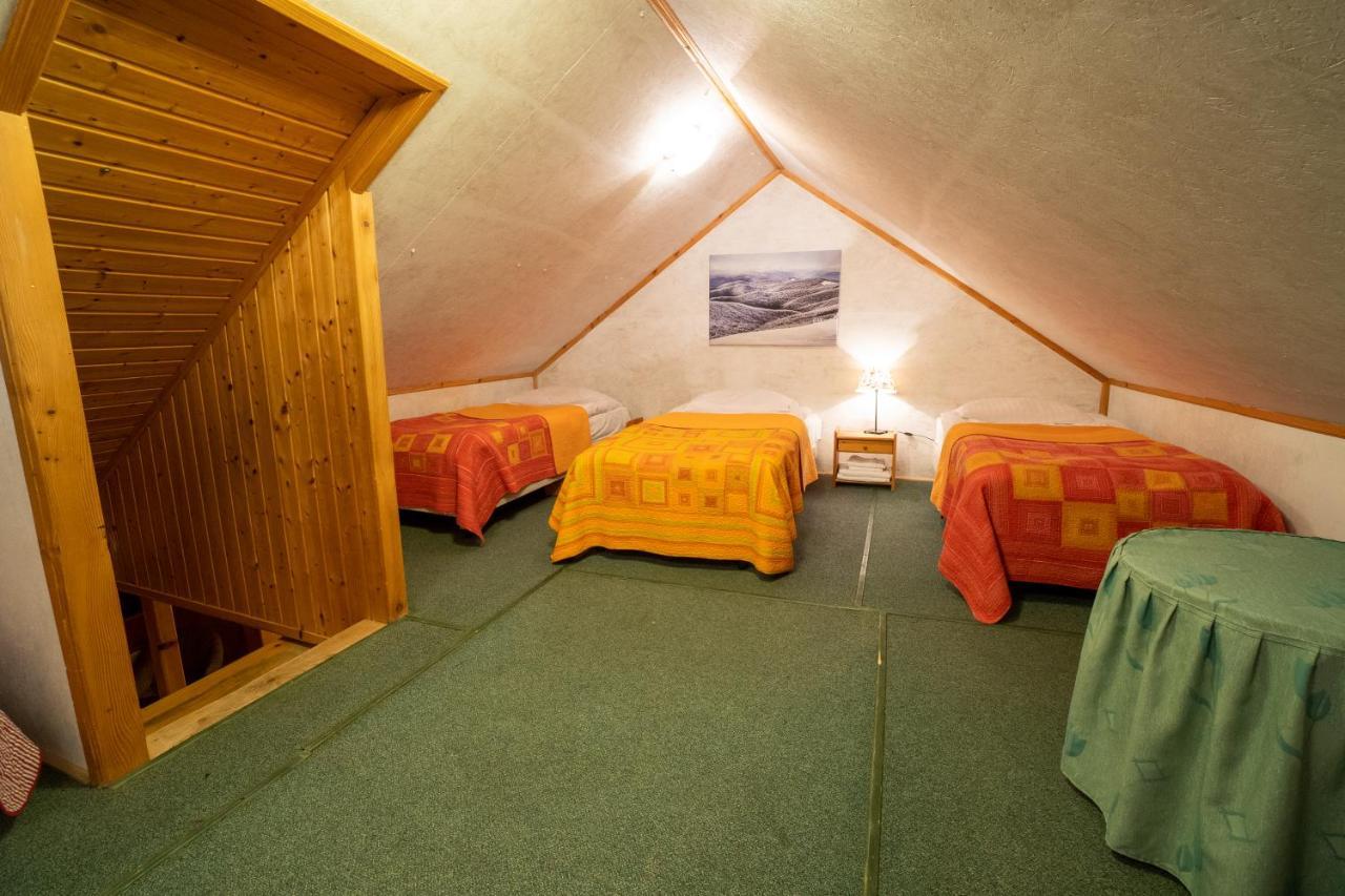 Bed and Breakfast Gosciniec Debowa Gazdowka Устрики-Долішні Екстер'єр фото