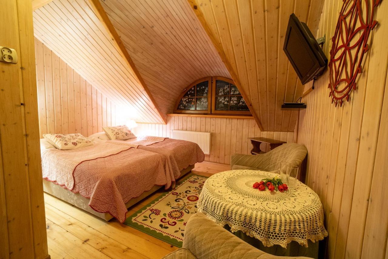 Bed and Breakfast Gosciniec Debowa Gazdowka Устрики-Долішні Екстер'єр фото